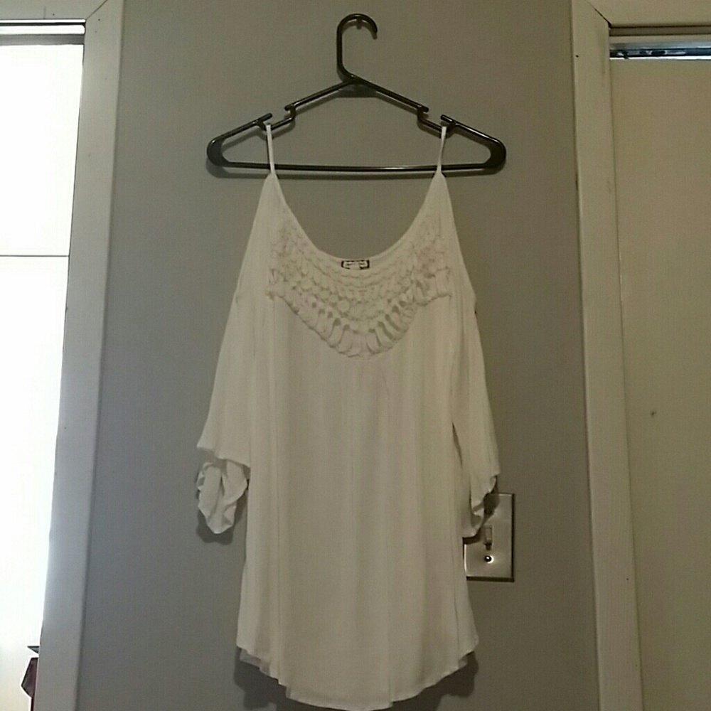 1x cold shoulder top