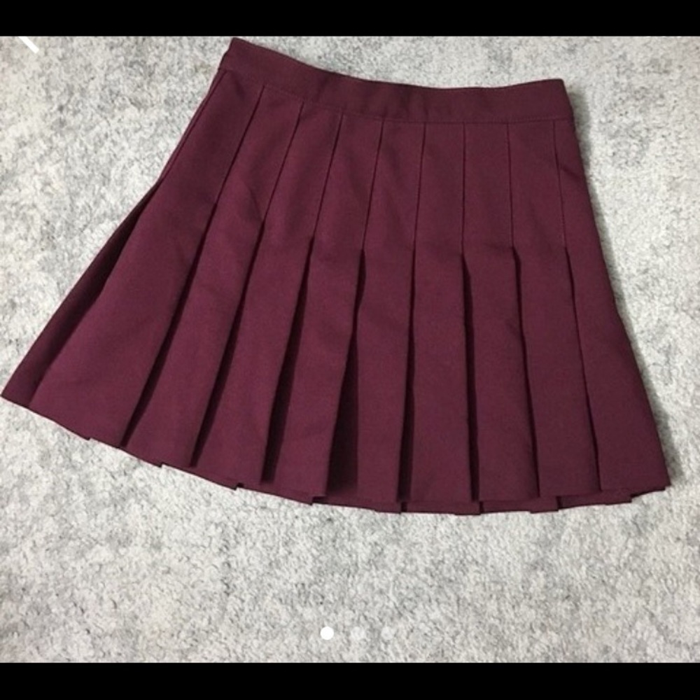 American apparel pleated maroon tennis skirt!!