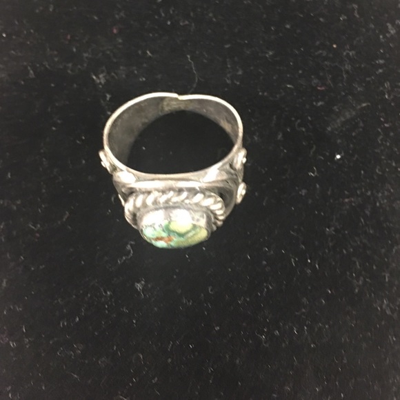 Silver ring - Picture 2 of 2