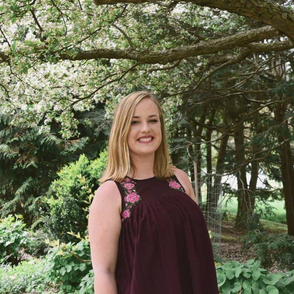 Meet your Posher, Cierra