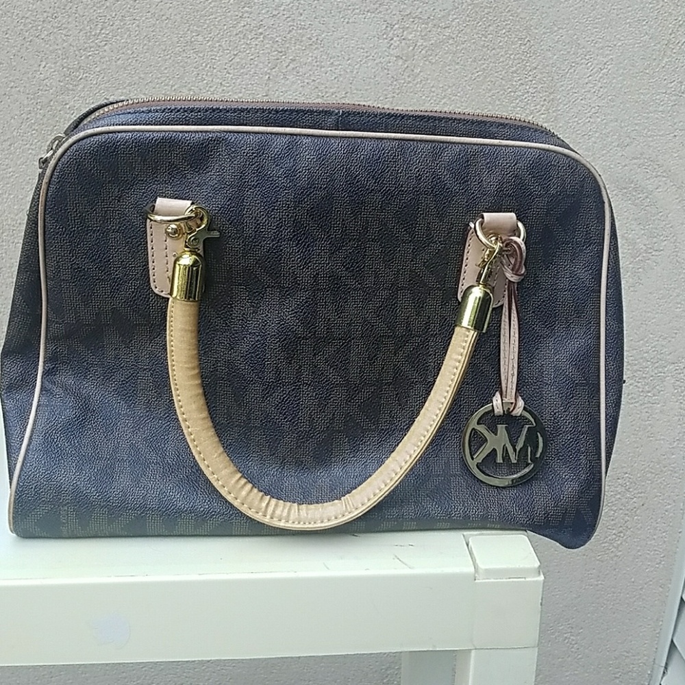 Authentic Brown Micheal Kors bag.