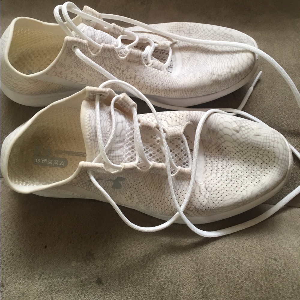 Women's under armour walking shoes