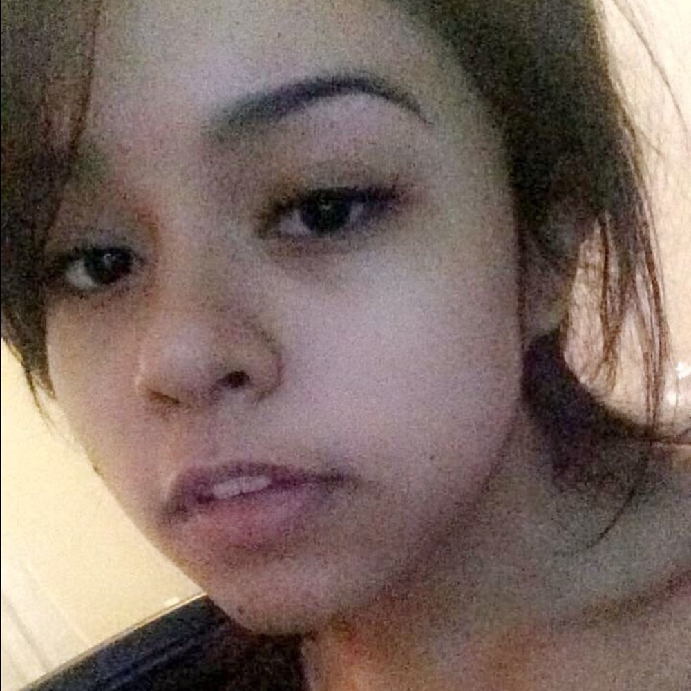 Meet your Posher, Roxanna