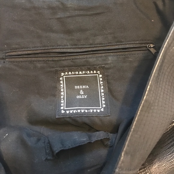 Faux leather black cross body bag - Picture 3 of 6