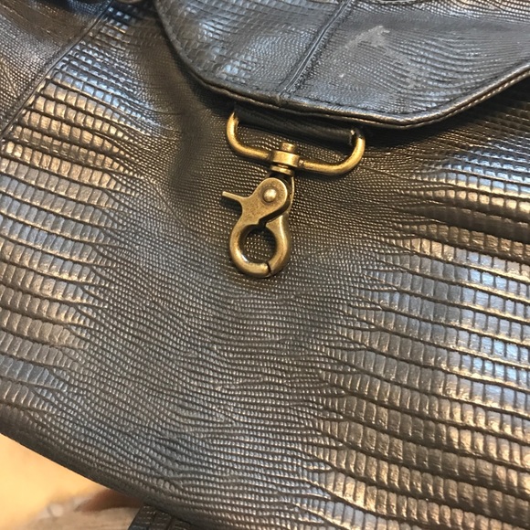 Faux leather black cross body bag - Picture 6 of 6