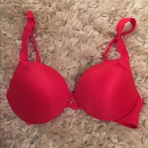 Red VS bra