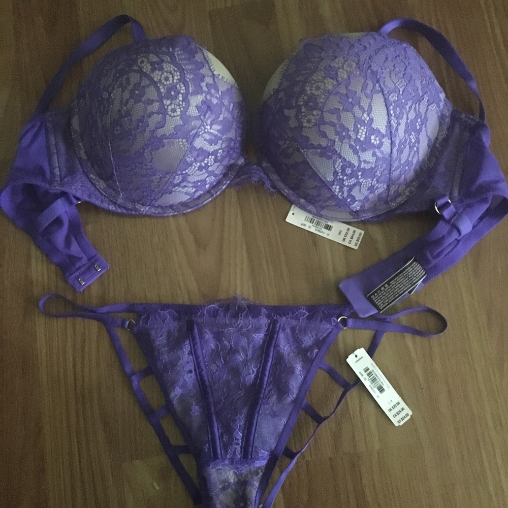 Victoria Secret Set - Picture 4 of 4