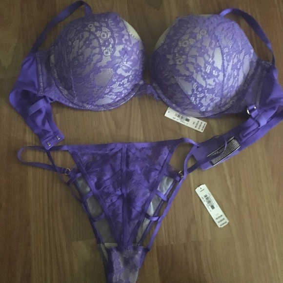 Victoria Secret Set - Picture 2 of 4