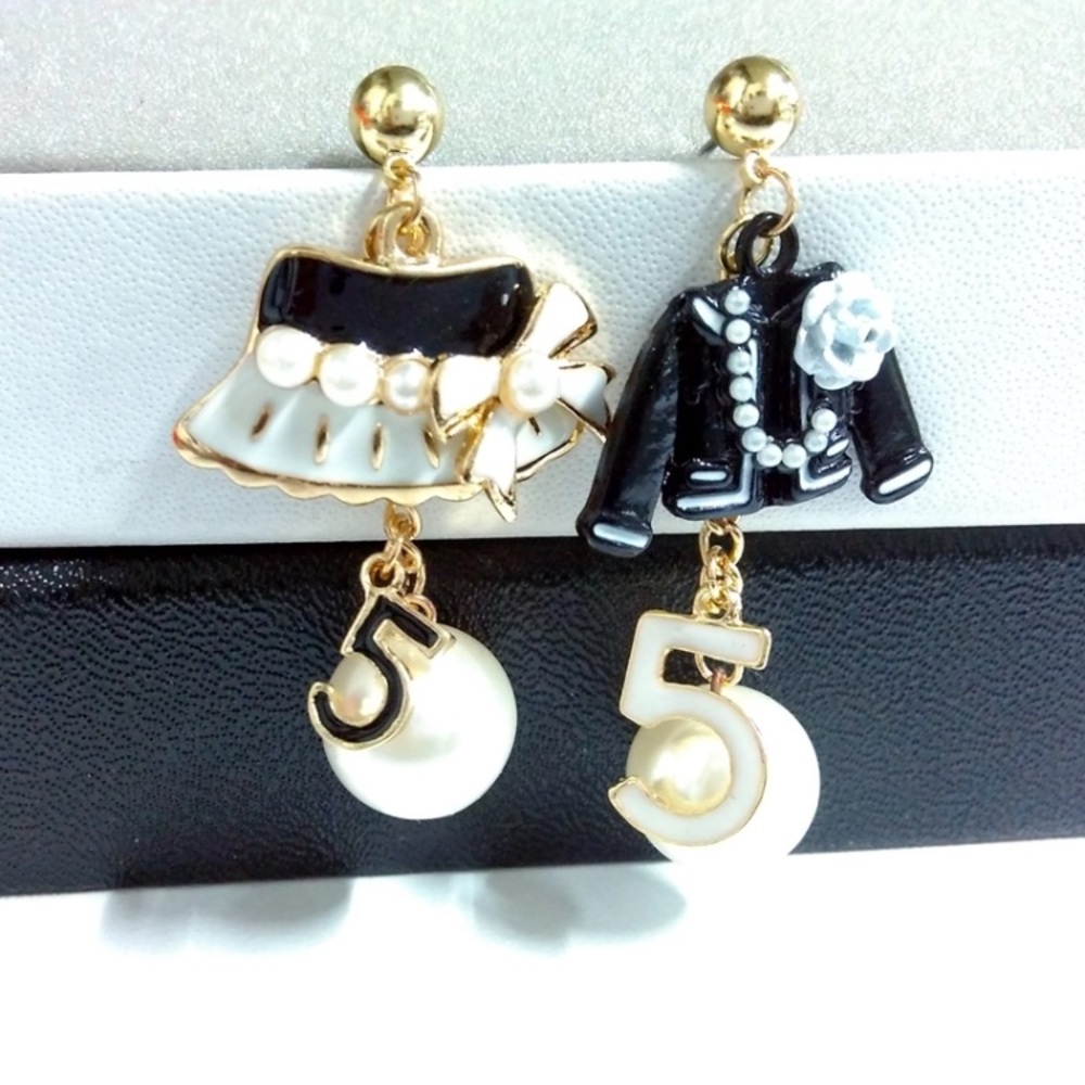 "5" fashionable earrings