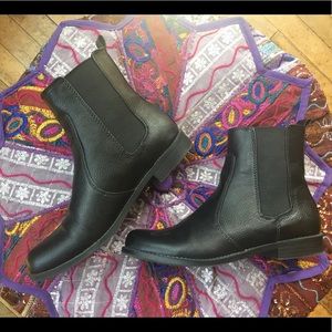 H&M Chelsea Boots