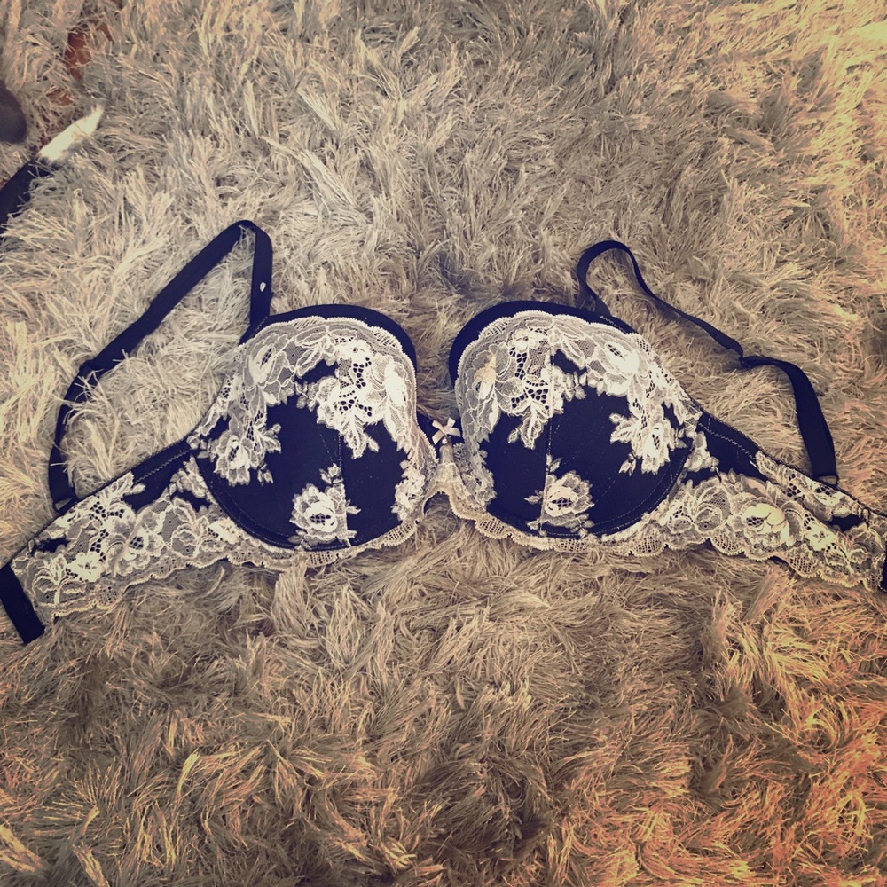 VIctorias Secret Demi bra