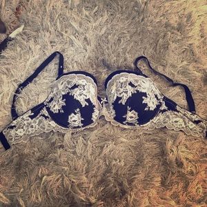 VIctorias Secret Demi bra