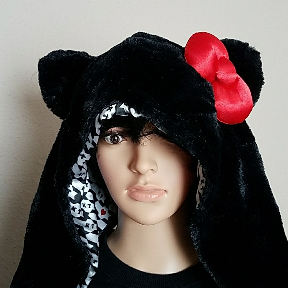 Hello Kitty scraf with head piece