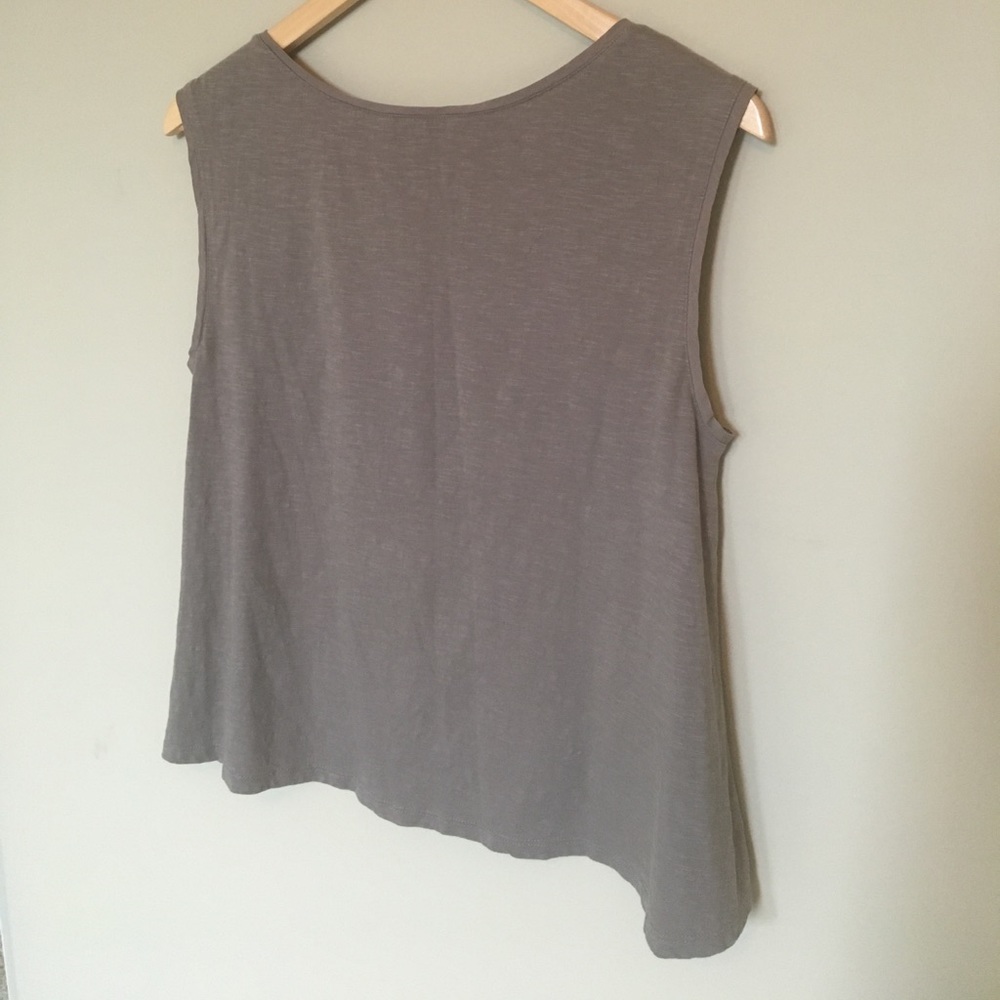 Embroidered cropped tank - Picture 2 of 3