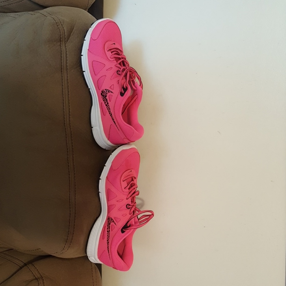 Womens Nike Revolution 2, Womens Size 9