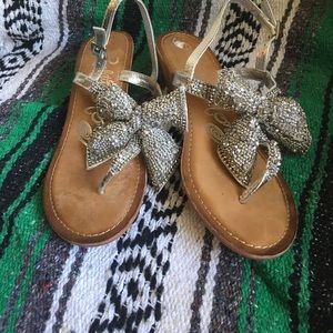bow sandals with small wedge