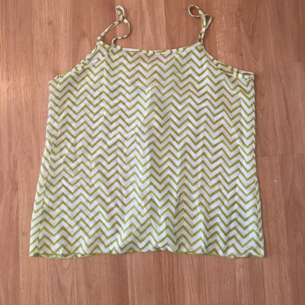 Chevron tank with bow detail!