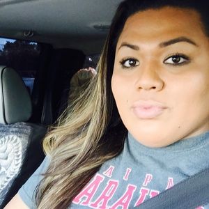 Meet your Posher, Dominique