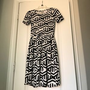 Lularoe - Black & White Amelia - Size XXS