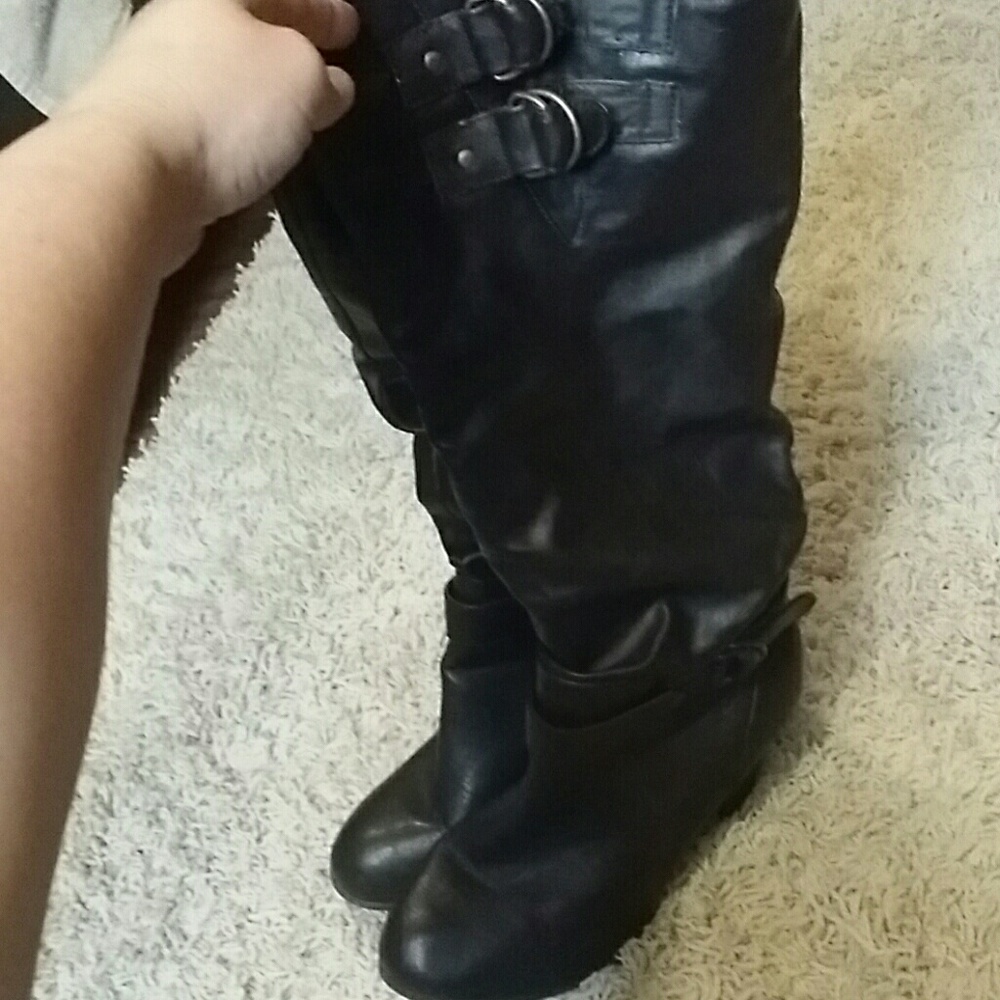 Brown size 8 boots