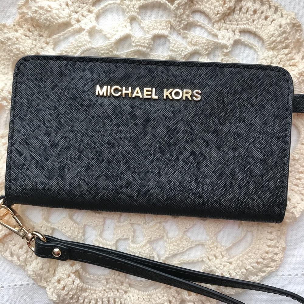 SOLD Michael Kors Wallet