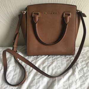 MICHAEL KORS Medium Selma with Detachable Strap