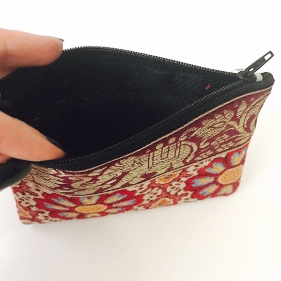 Red Elephant & Flower Thai Clutch - Picture 2 of 3