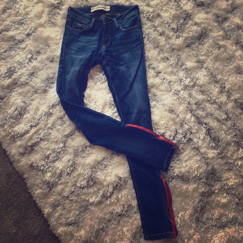 Etienne Marcel skinny jeans w/ red zipper ankle!
