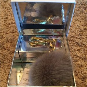 Michael Kors Key Charm (Fur Pom) Pearl Grey
