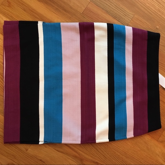 LOFT adorable! Straight skirt Purple w/ side slits - Picture 4 of 4