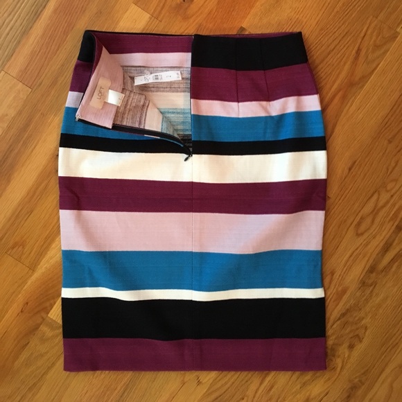 LOFT adorable! Straight skirt Purple w/ side slits - Picture 3 of 4