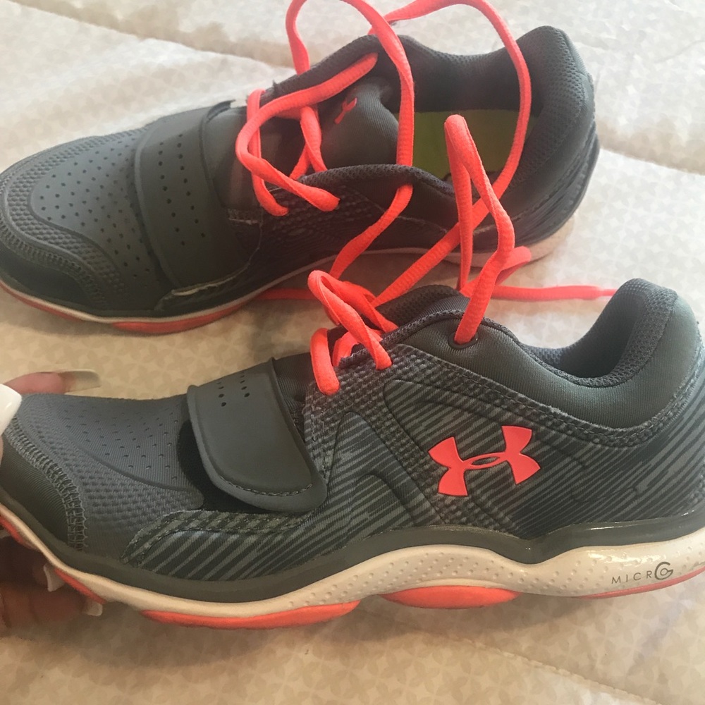 Under Armour tennis shoes