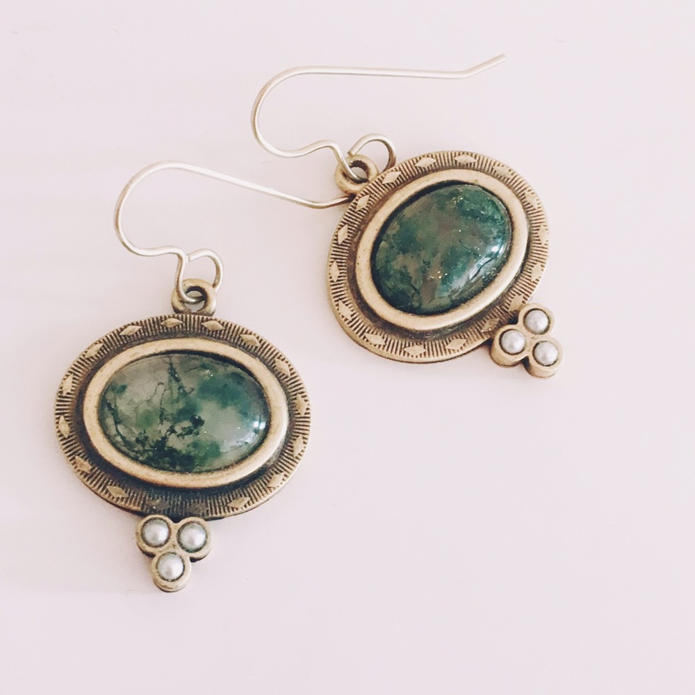 ✨HP✨ Handmade green, gold and pearl drop earrings