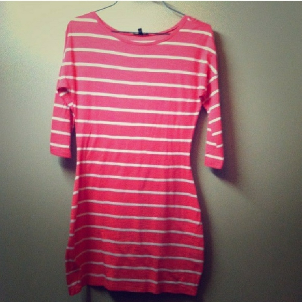 ISO Pink Express t-shirt dress size Medium