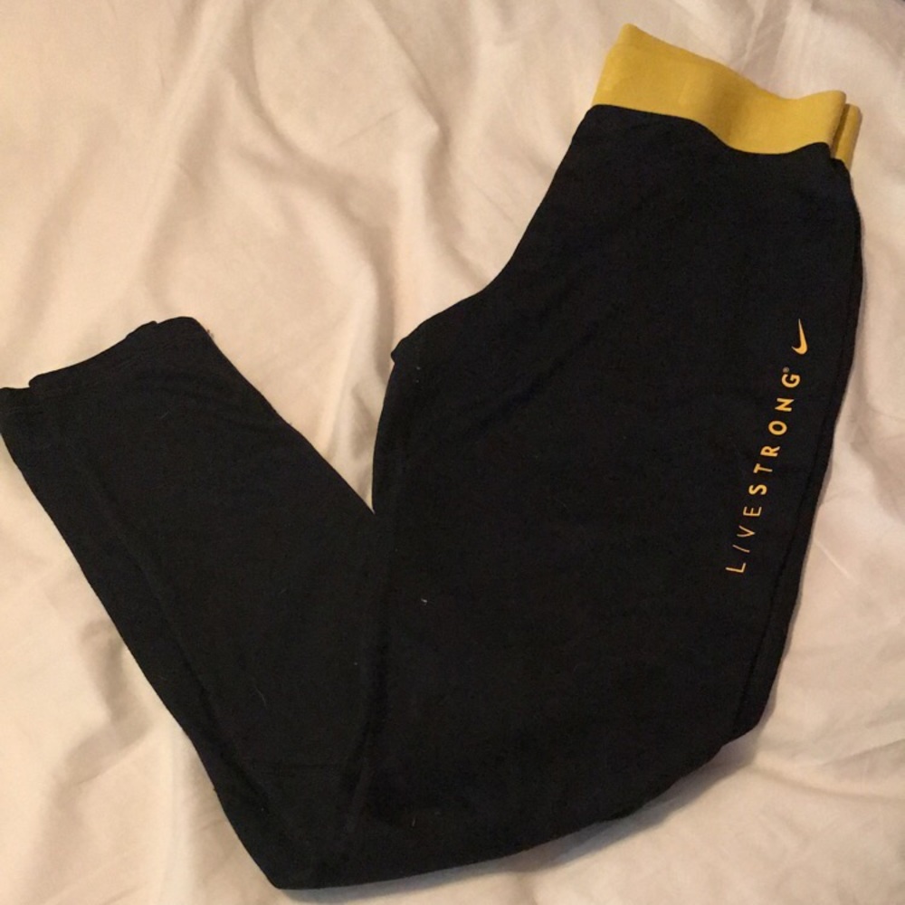 Nike livestrong leggings