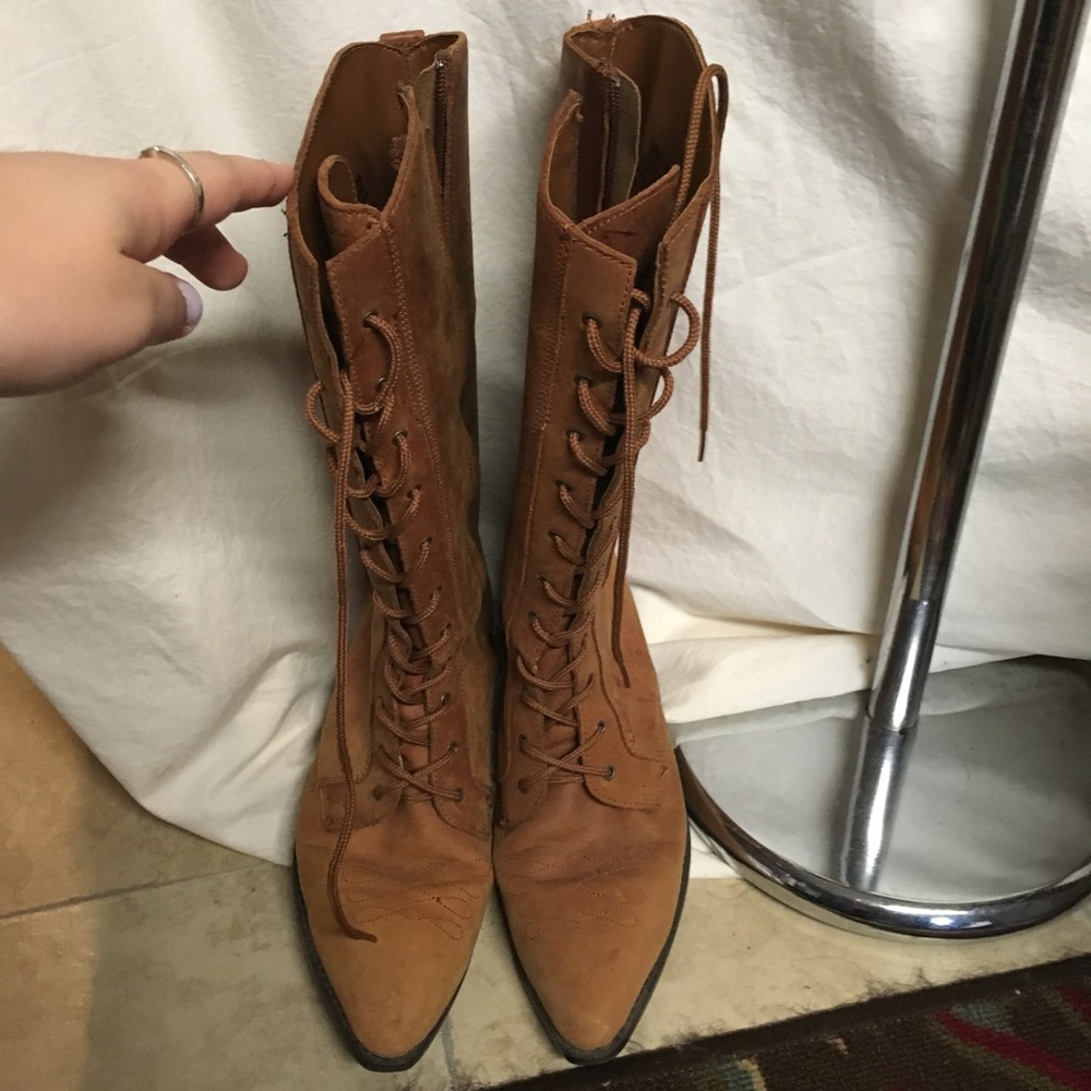 CUTE zip up calf boots