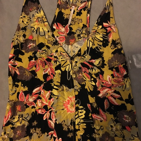 NWT FREE PEOPLE flowing tank - Picture 3 of 6