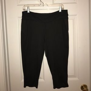 Black Workout Crop Leggings