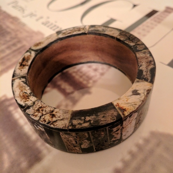 *Free with additional purchase - Picture 2 of 3