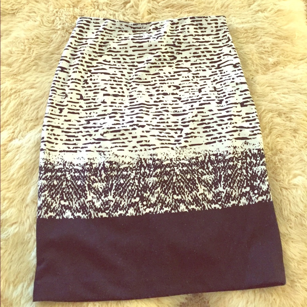 Peter Nygard pencil skirt