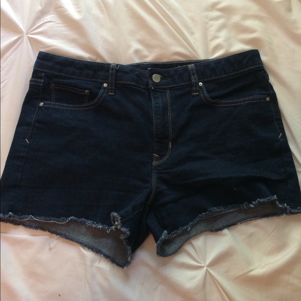 Gap Slim Cut Off Shorts