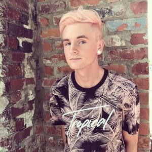 Meet your Posher, Ty