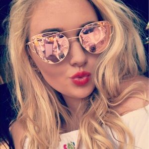 Meet your Posher, Abbie