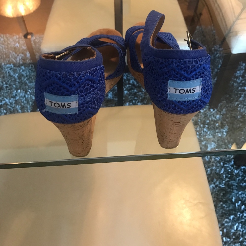 Flirty Wedges by TOMS