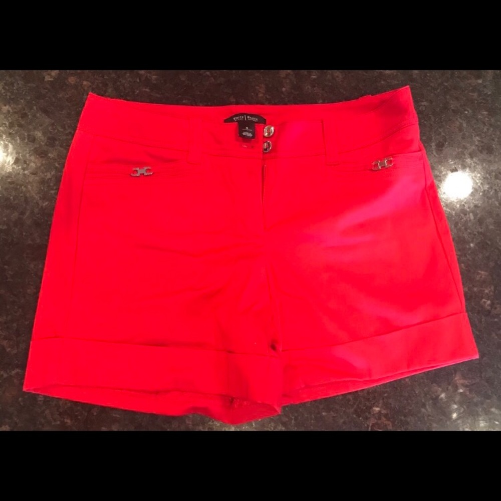 WHBM red shorts, NWT, Sz 8
