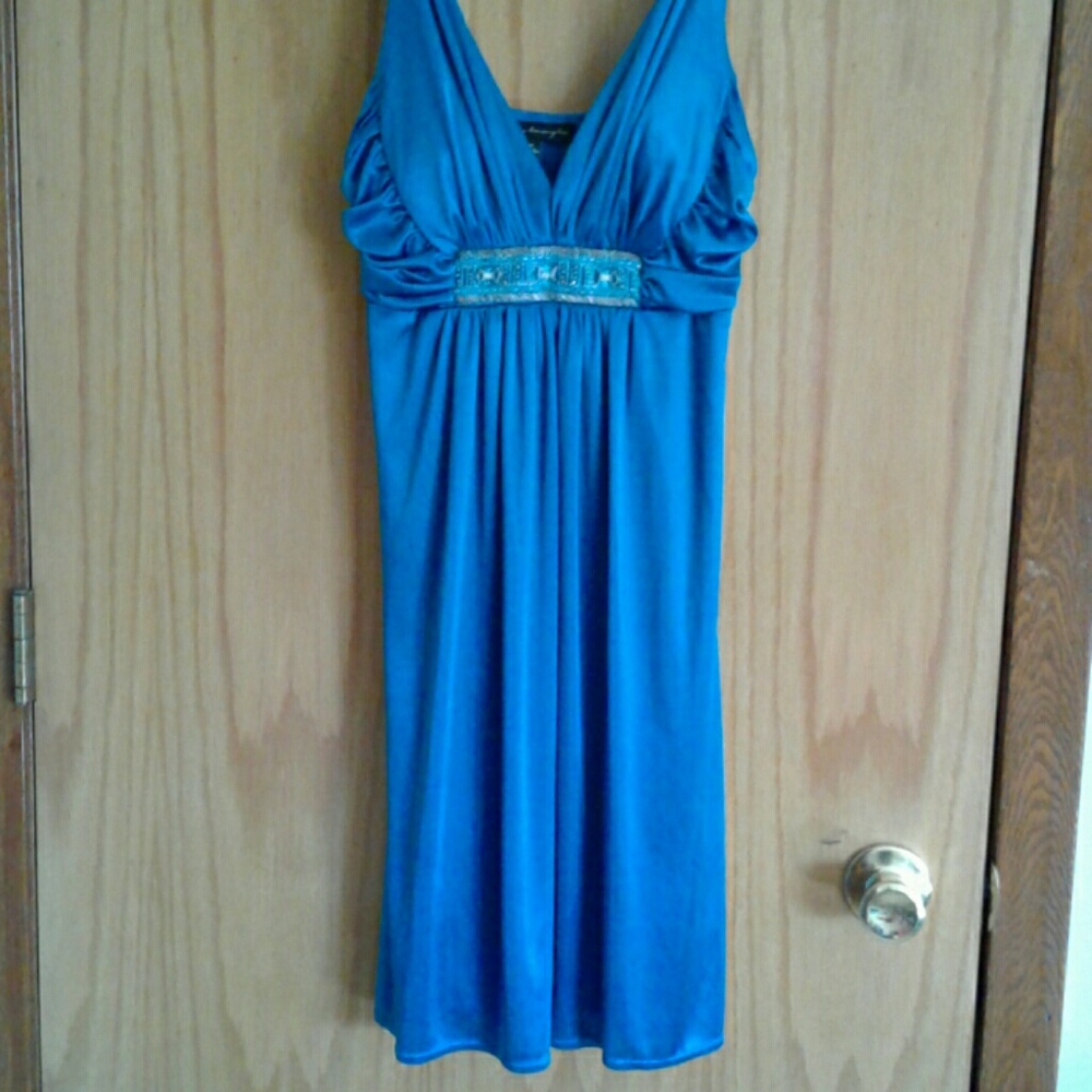 Poshmark - Picture 4 of 4