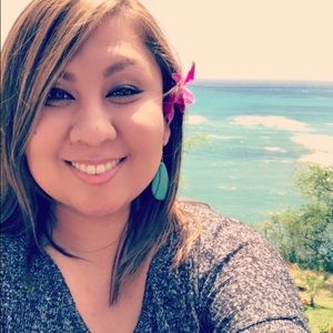 Meet your Posher, Adrienne