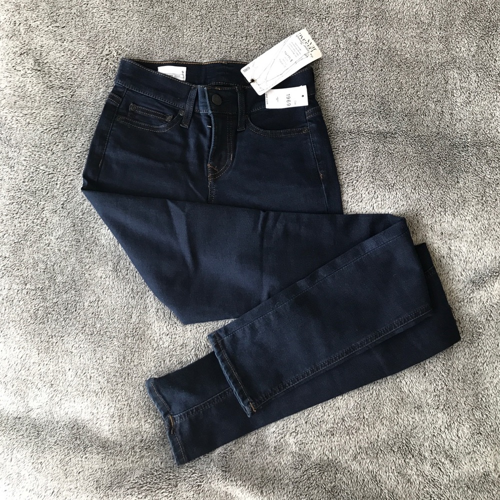 NEW Gap legging Jean, size S. Super stretchy!