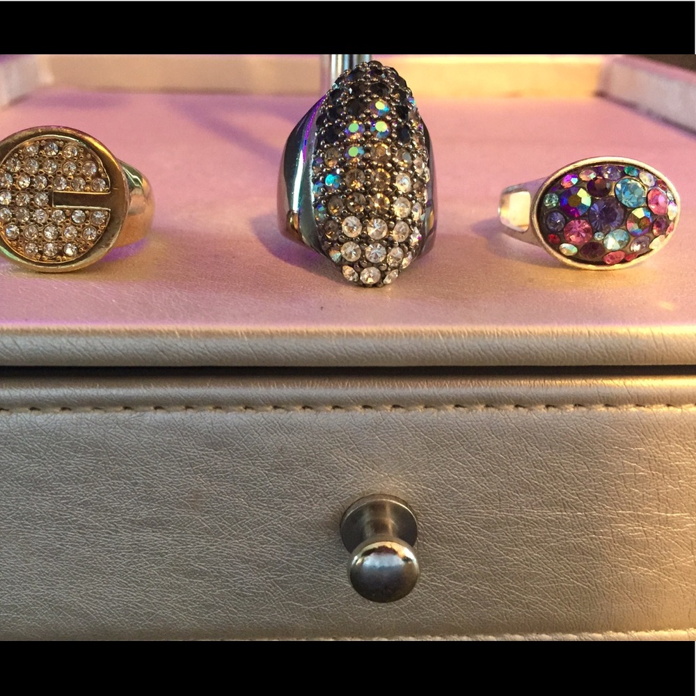 Guess, 3 Beautiful Costume Rings!