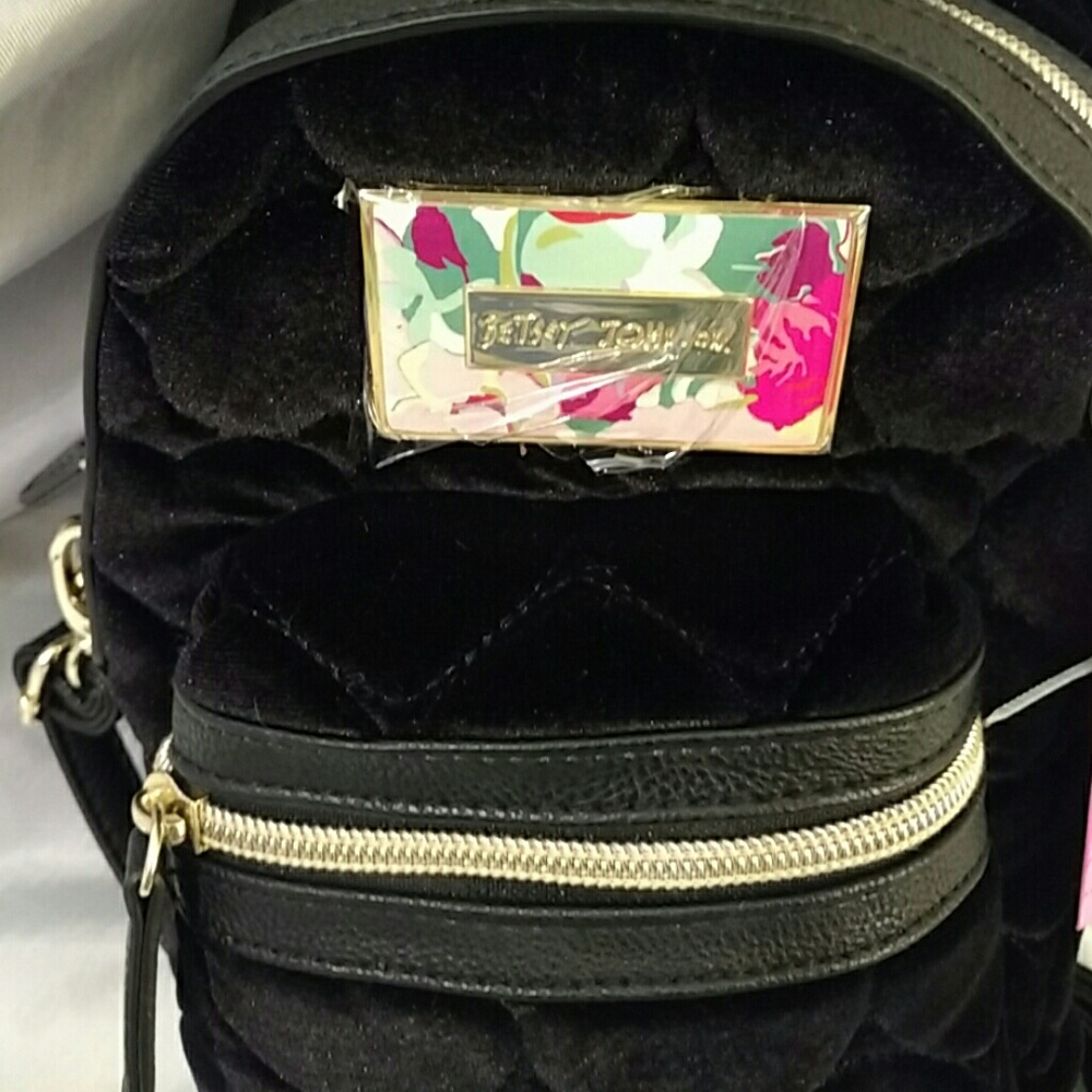betsey johnson backpack xbody  mini blk NWT - Picture 2 of 3